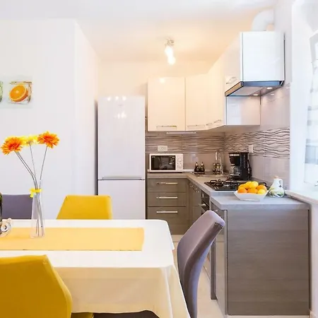 Viola Apartment