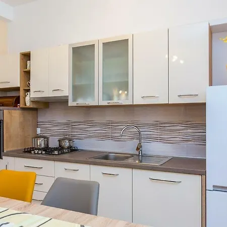 Viola Apartment