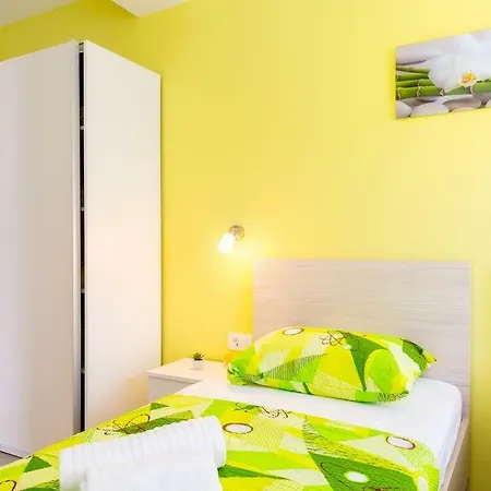 Viola Apartment